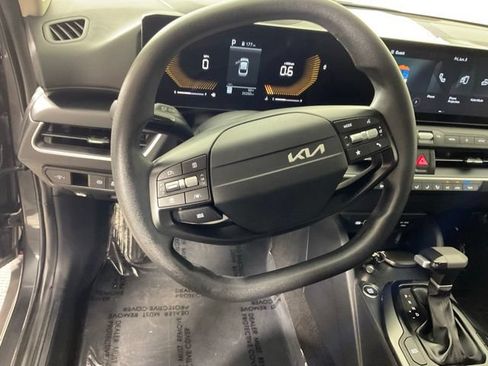 Used 2025 Kia K4 FWD image 20