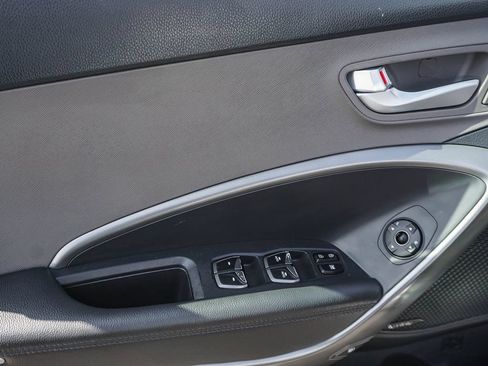 Used 2018 Hyundai Santa Fe Limited FWD image 18