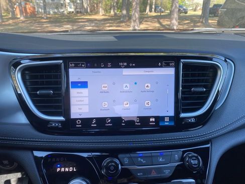 New 2026 Chrysler Pacifica Limited w/ S Appearance Package image 40