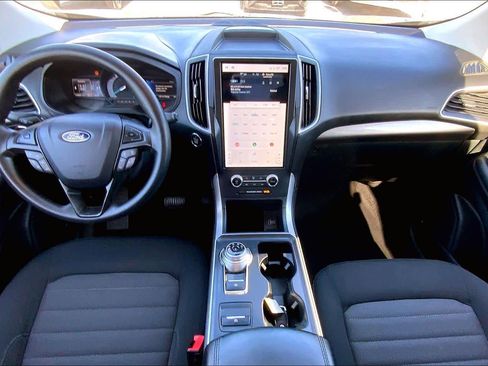 Certified 2024 Ford Edge SE w/ Black Appearance Package image 14