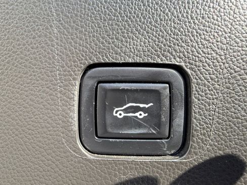 Certified 2022 Chevrolet Traverse LT image 11