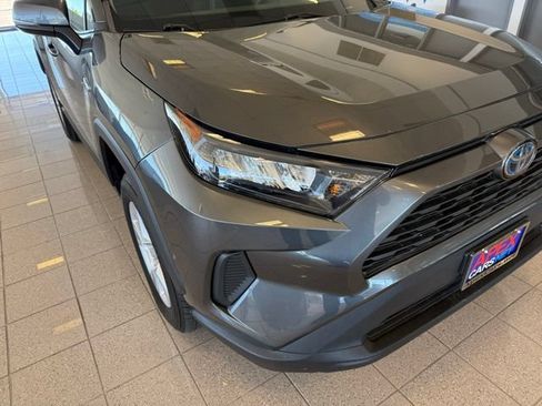 Used 2021 Toyota RAV4 LE AWD/4WD image 8