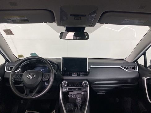 Used 2023 Toyota RAV4 LE AWD/4WD image 17