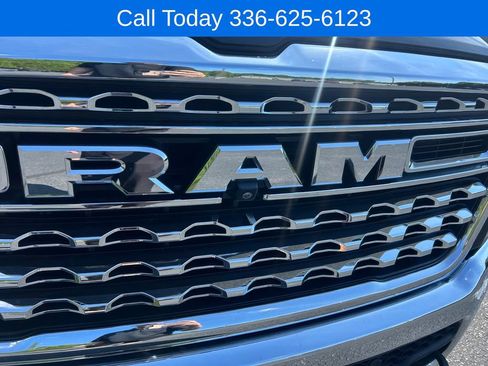 Used 2025 RAM 1500 Limited AWD/4WD image 10