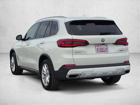 Certified 2022 BMW X5 xDrive40i w/ Parking Assistance Package AWD/4WD image 8