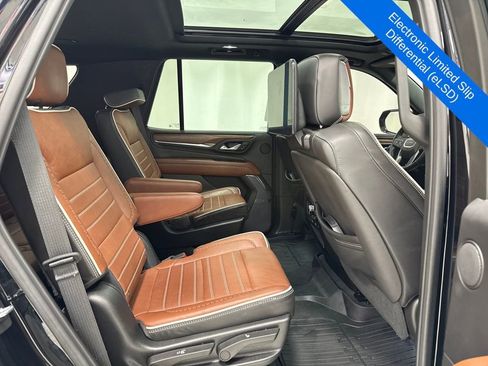 Used 2023 GMC Yukon Denali Ultimate image 12