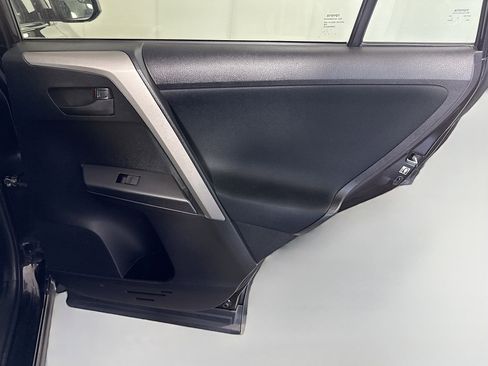 Used 2017 Toyota RAV4 LE image 27