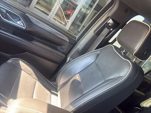 Used 2021 GMC Yukon XL SLT w/ SLT Luxury Package AWD/4WD image 24