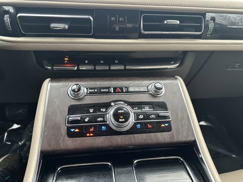 Used 2024 Lincoln Aviator Reserve w/ Equipment Group 201A image 26