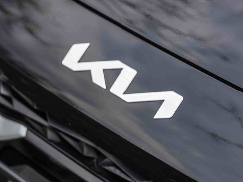 Certified 2024 Kia Forte LXS w/ LXS Technology Package image 30