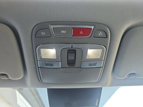 Used 2025 Kia Telluride S FWD image 22
