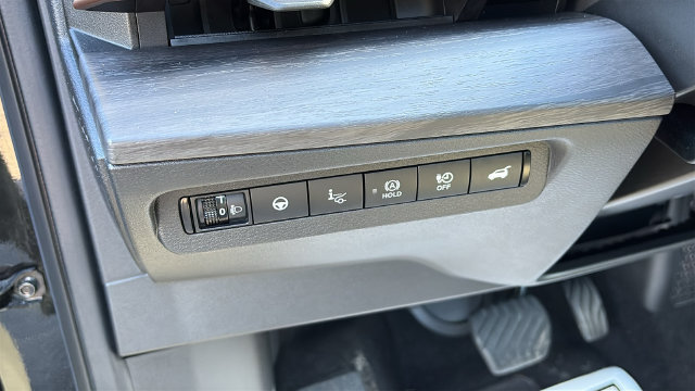Certified 2024 Nissan Ariya AWD image 11