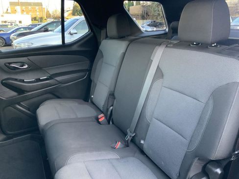 Certified 2023 Chevrolet Traverse LT image 11