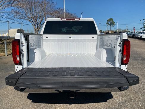 Used 2025 GMC Sierra 1500 SLT image 7