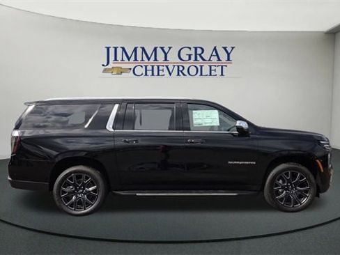 New 2026 Chevrolet Suburban Premier w/ Sun And Tow Package image 2