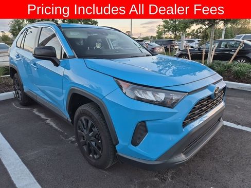 Used 2021 Toyota RAV4 LE FWD image 2