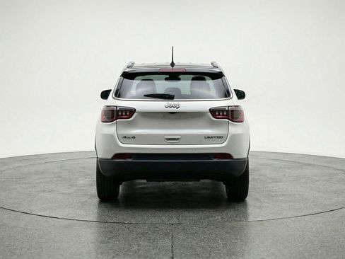 Used 2025 Jeep Compass Limited image 7