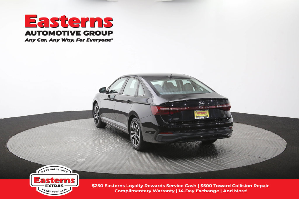 Used 2025 Volkswagen Jetta SE FWD image 66