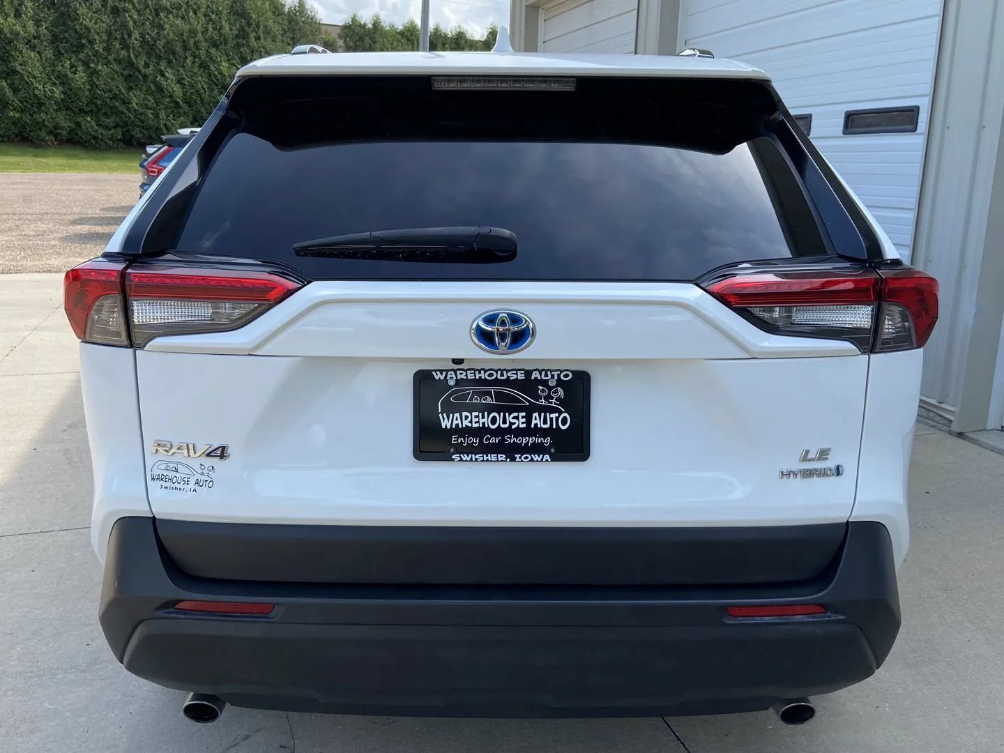 Used 2022 Toyota RAV4 LE AWD/4WD image 6