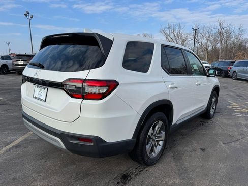 Certified 2024 Honda Pilot EX-L image 3