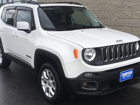 Used 2016 Jeep Renegade Latitude w/ Cold Weather Group AWD/4WD image 1