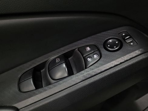 Used 2025 Nissan Altima 2.5 SV FWD image 27