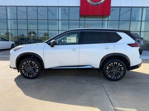 New 2026 Nissan Rogue Platinum image 2