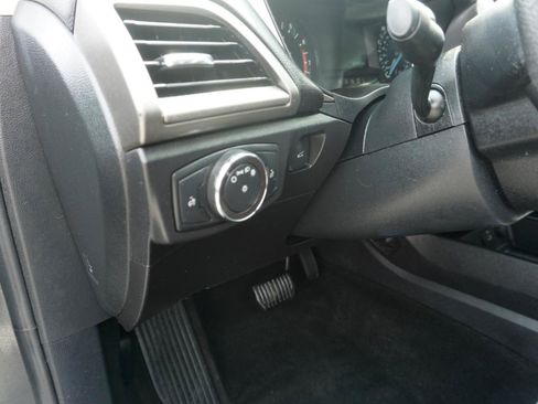Used 2018 Ford Fusion SE FWD image 11
