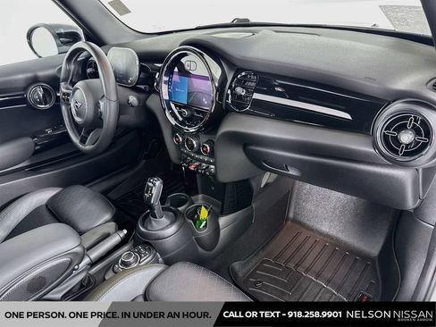 Used 2024 MINI Cooper S w/ Signature Upholstery Package FWD image 29