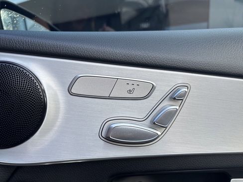 Used 2022 Mercedes-Benz GLC 300 GLC 300 image 32