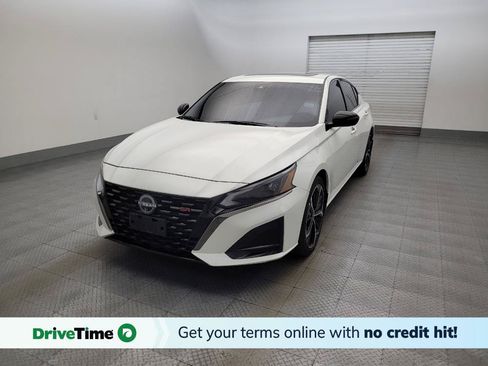 Used 2024 Nissan Altima 2.5 SR w/ SR Premium Package FWD image 1