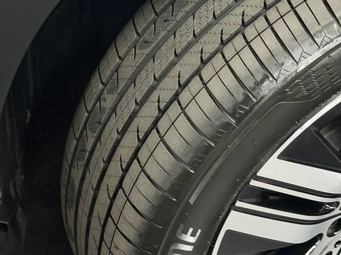 Used 2025 Mercedes-Benz EQB 300 4MATIC image 19