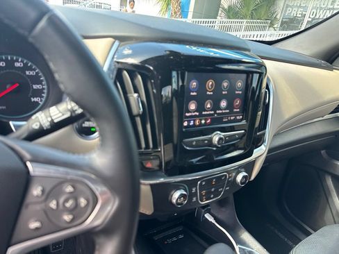 Used 2023 Chevrolet Traverse LT FWD image 18