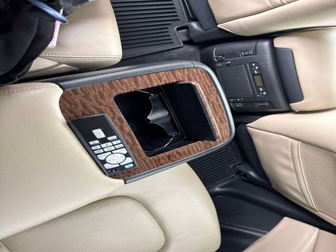 Used 2020 Nissan Armada Platinum w/ Captain's Chairs Package image 19