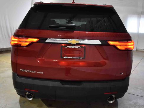 Used 2022 Chevrolet Traverse LT image 8