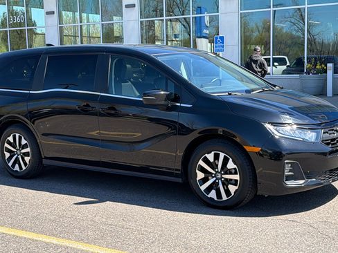 Certified 2025 Honda Odyssey EX-L image 1