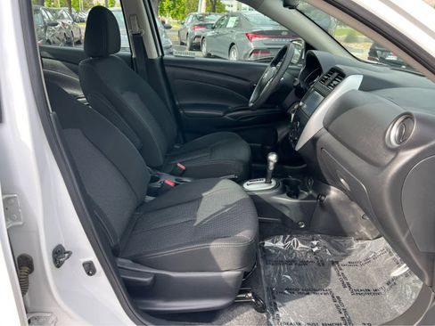 Used 2018 Nissan Versa SV FWD image 17