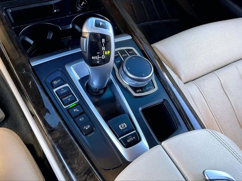 Used 2017 BMW X5 xDrive35d image 30