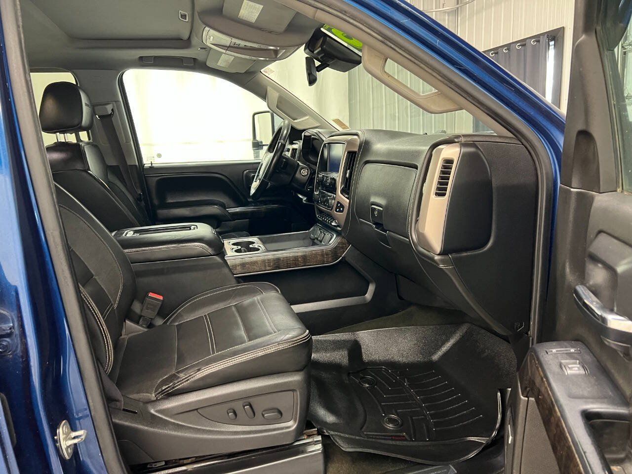 Used 2016 GMC Sierra 2500 Denali w/ Duramax Plus Package AWD/4WD image 11