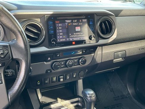 Used 2019 Toyota Tacoma TRD Off-Road w/ TRD Premium Off Road Package image 41