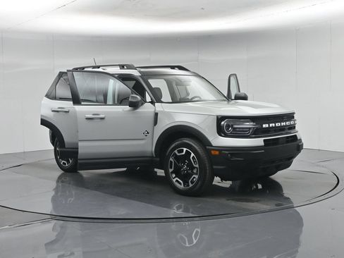 Used 2023 Ford Bronco Sport Outer Banks w/ Tech Package AWD/4WD image 36