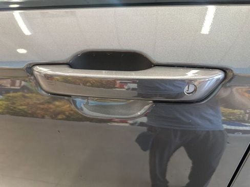 New 2025 Jeep Grand Cherokee L Altitude image 18