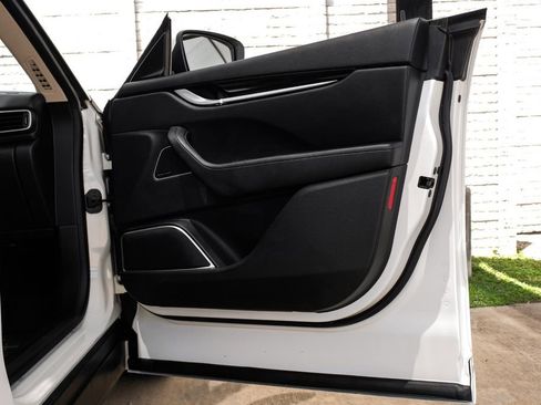 Used 2019 Maserati Levante image 50