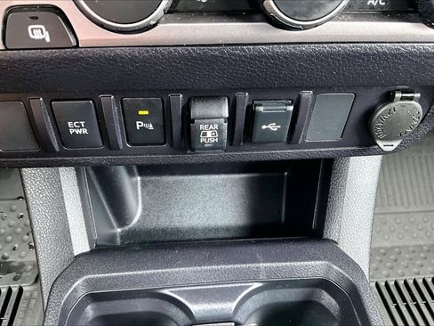 Used 2023 Toyota Tacoma SR5 AWD/4WD image 26
