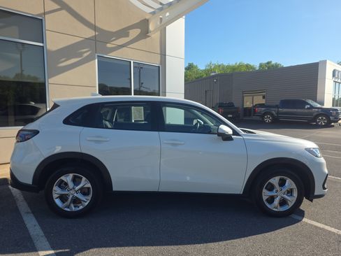 Used 2025 Honda HR-V LX image 4