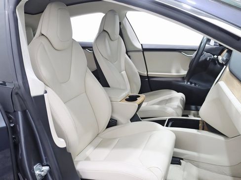 Used 2019 Tesla Model S AWD image 28