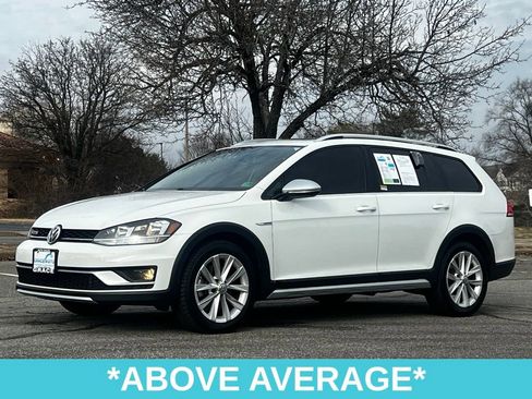 Used 2018 Volkswagen Golf Alltrack S image 3