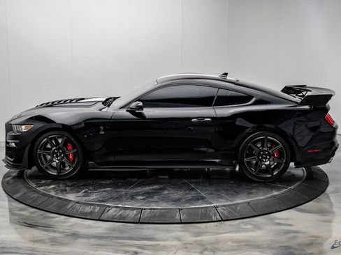 Used 2021 Ford Mustang Shelby GT500 w/ Carbon Fiber Track Pack image 9
