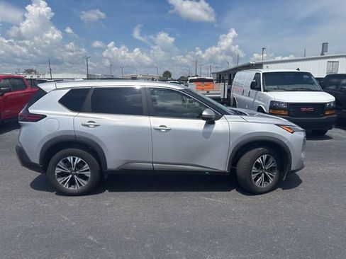 Used 2023 Nissan Rogue SV AWD/4WD image 5