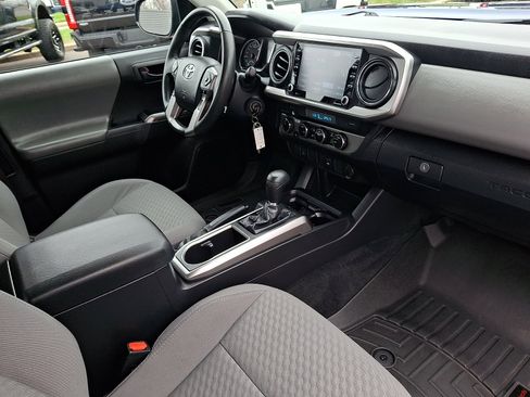 Used 2022 Toyota Tacoma SR5 image 11
